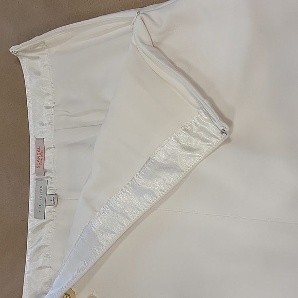 The Limited Scandal Collection Size 2 Ivory Pencil Skirt with Button Detail - Picture 7 of 10